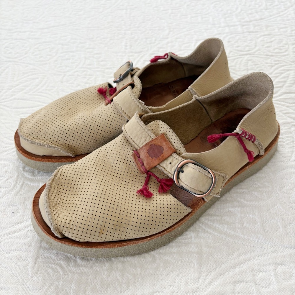 Satorisan Women's Benirras Microperforated Flat Sandals, Cream (Sz 37, US 6-6.5)
